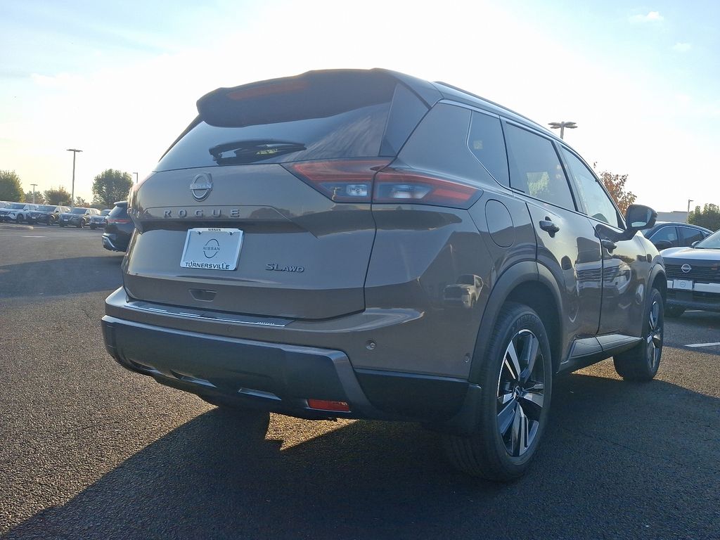 2025 Nissan Rogue SL 4