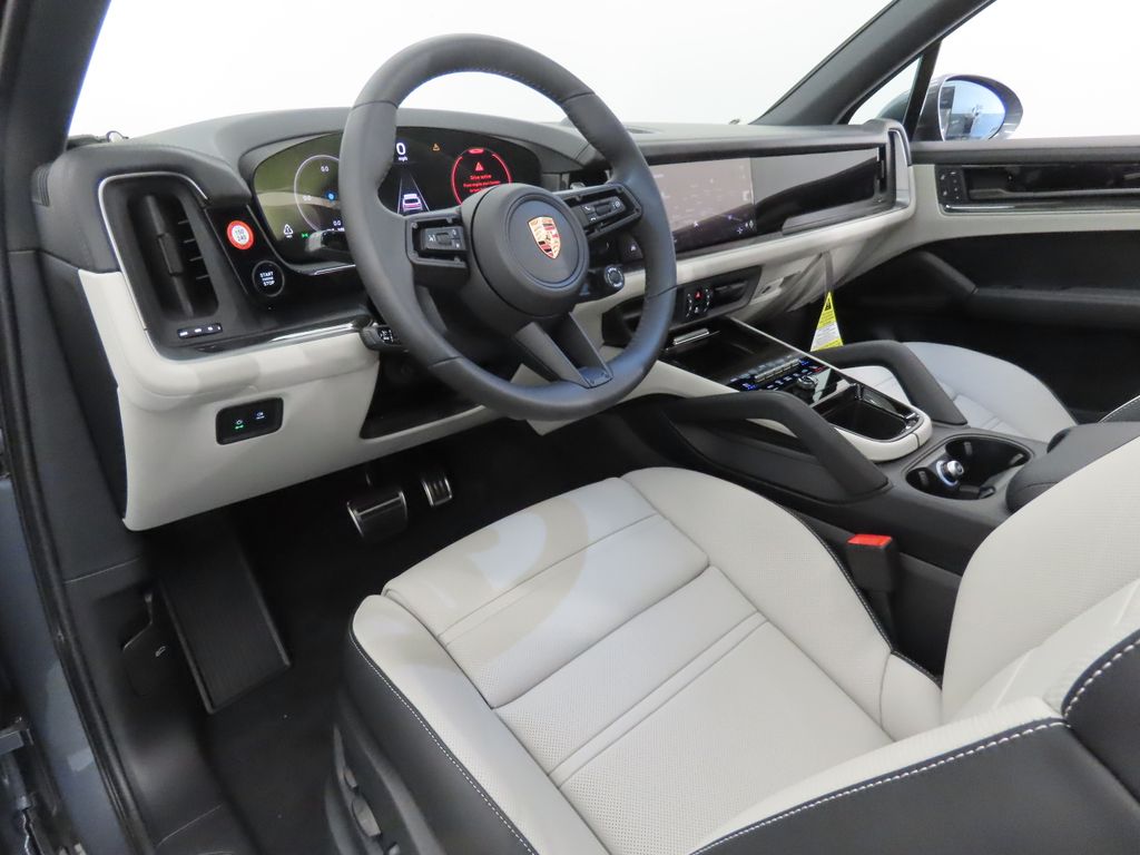 Thumbnail: 2026 Porsche Cayenne - 4