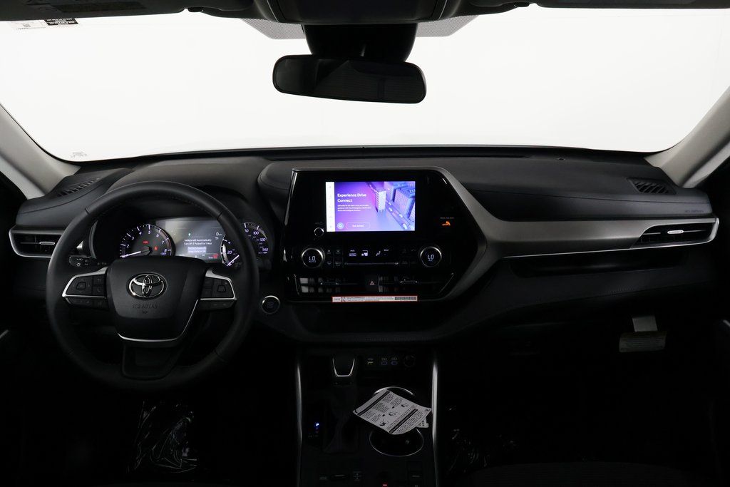 Thumbnail: 2025 Toyota Highlander - 4