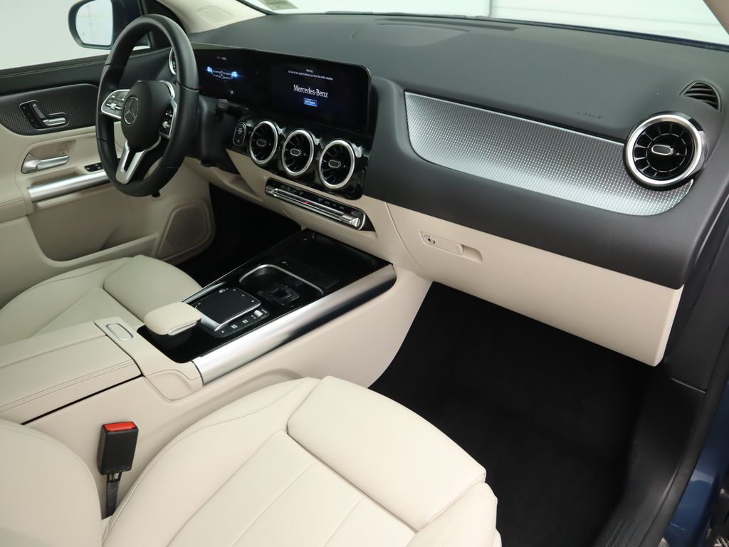 Thumbnail: 2023 Mercedes-Benz GLA - 17