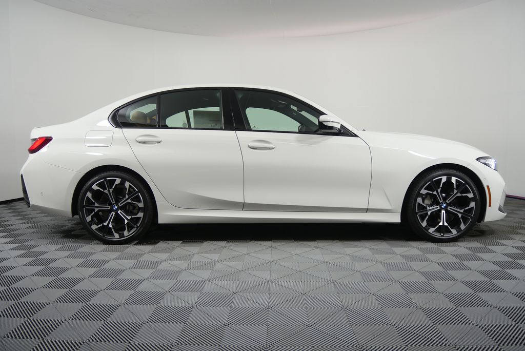 Thumbnail: 2026 BMW 3 Series - 2