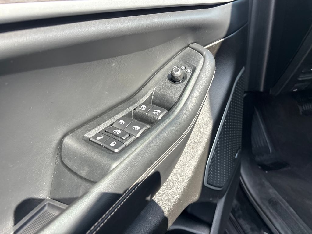 Used Car 2022 Jeep Grand Cherokee  Limited For Sale Under $30,000 In Austin, Texas