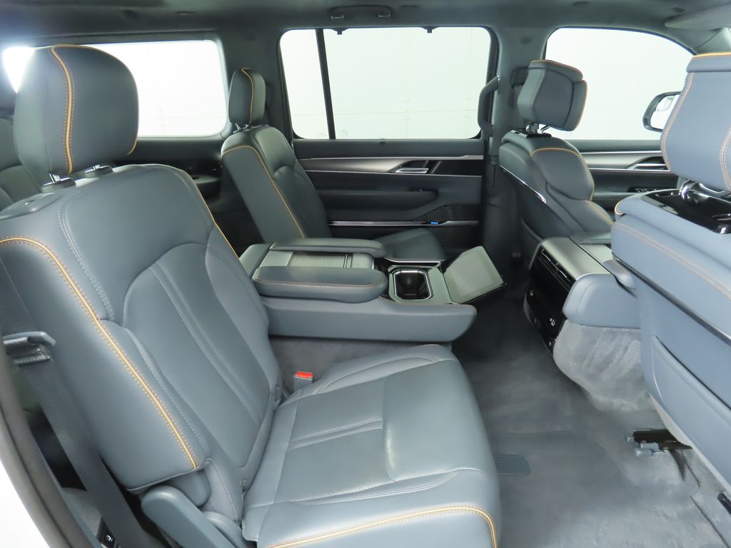 Thumbnail: 2023 Jeep Grand Wagoneer - 21