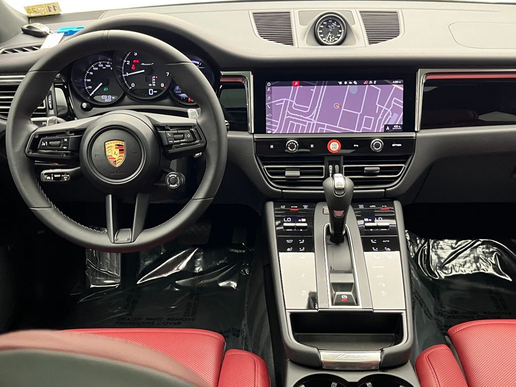 Thumbnail: 2025 Porsche Macan - 28