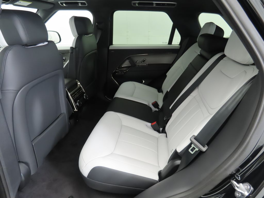 2025 Land Rover Range Rover Sport Dynamic 23
