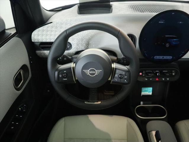 Thumbnail: 2026 MINI Cooper - 10