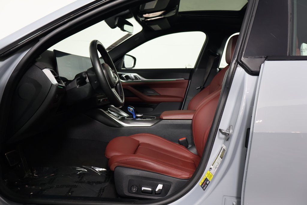 Thumbnail: 2023 BMW i4 - 10