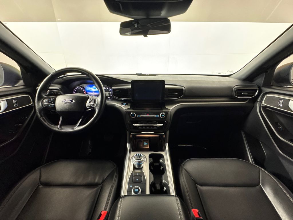 View vehicle photo 7