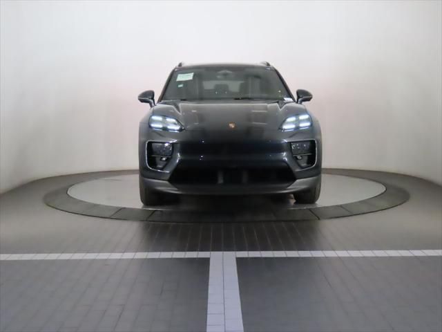 Thumbnail: 2025 Porsche Macan - 10