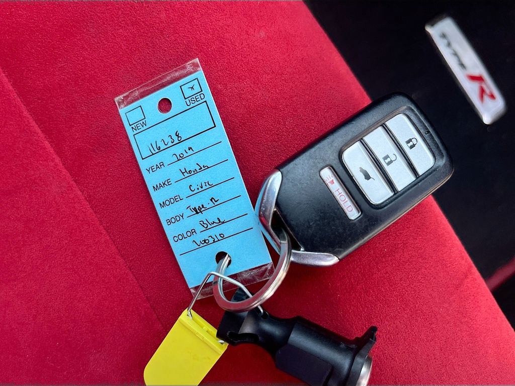 Used 2019 Blue Honda Touring image 31