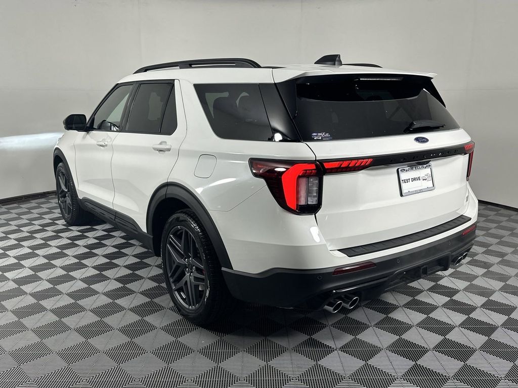 2025 Ford Explorer ST 5