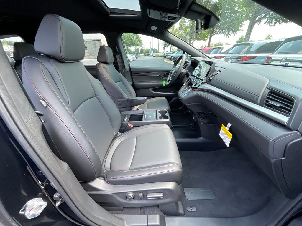 Thumbnail: 2026 Honda Odyssey - 32