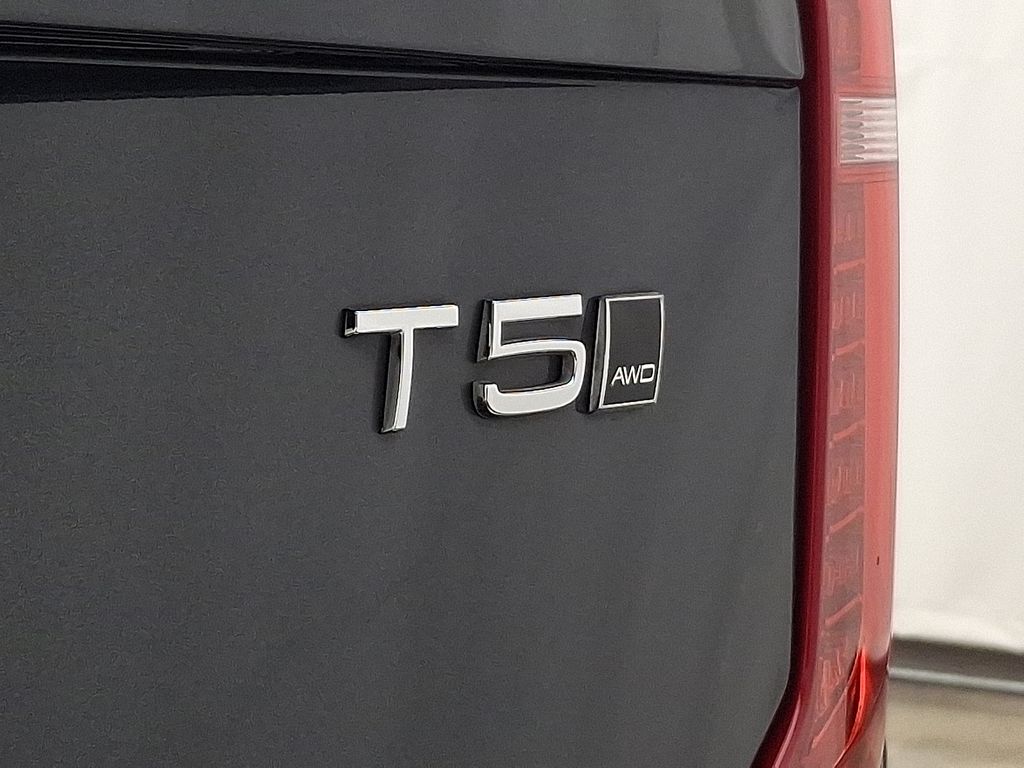 Thumbnail: 2021 Volvo XC90 - 30