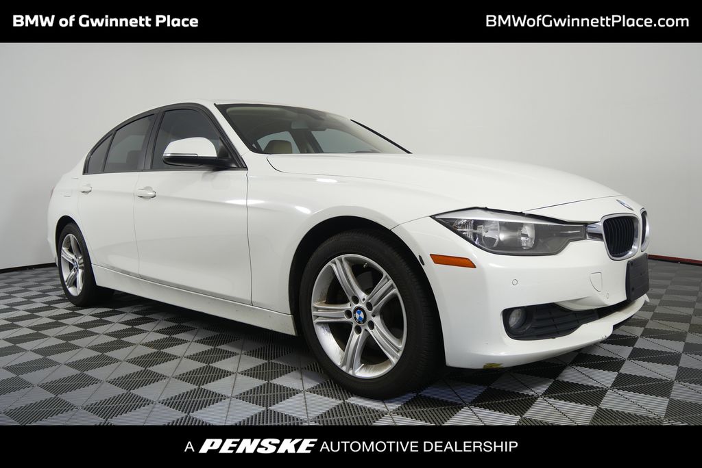 2015 BMW 3 Series 320i Hero Image