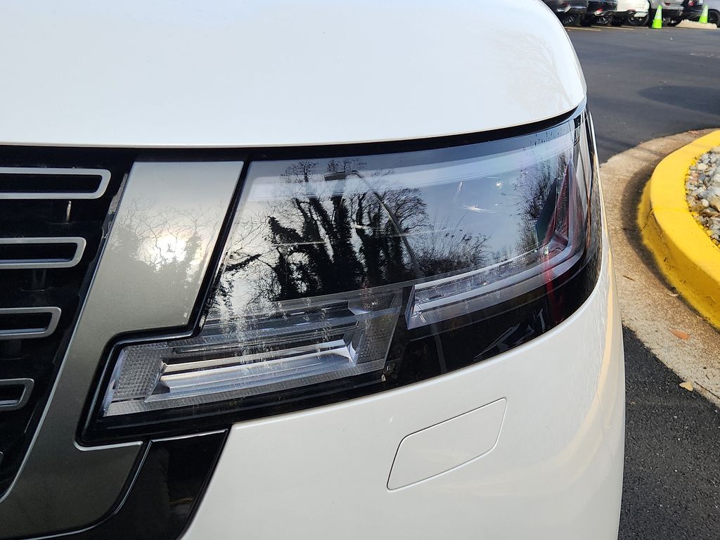 Thumbnail: 2023 Land Rover Range Rover - 9