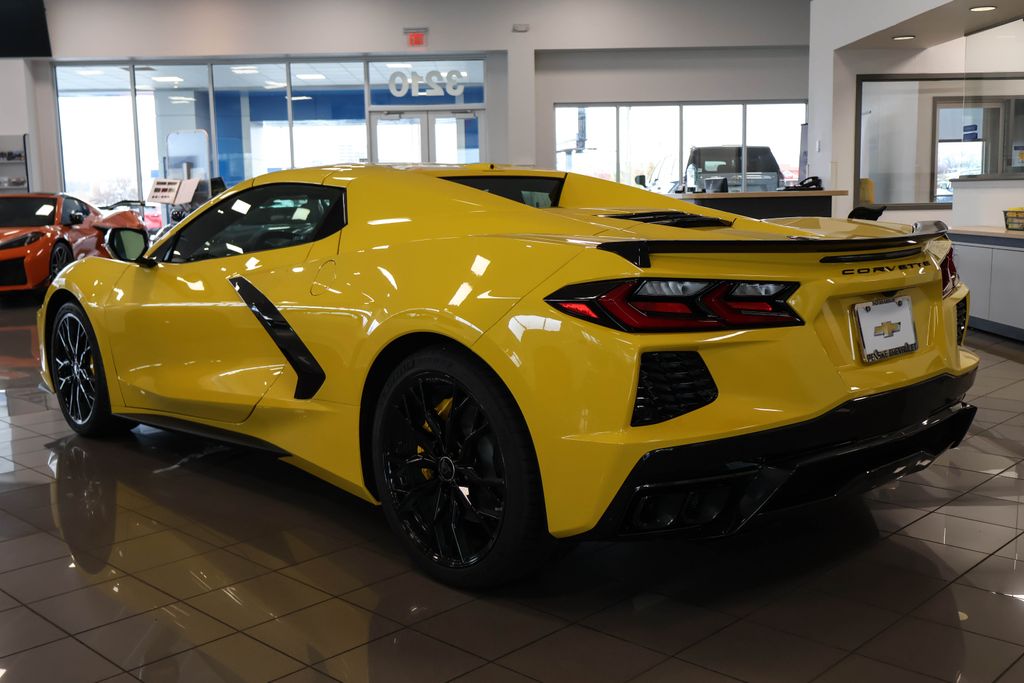 2025 Chevrolet Corvette Stingray 10