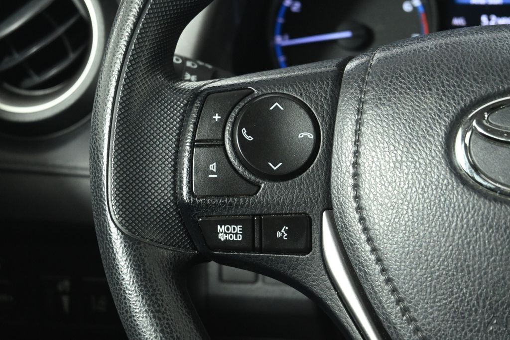 Thumbnail: 2018 Toyota RAV4 - 16