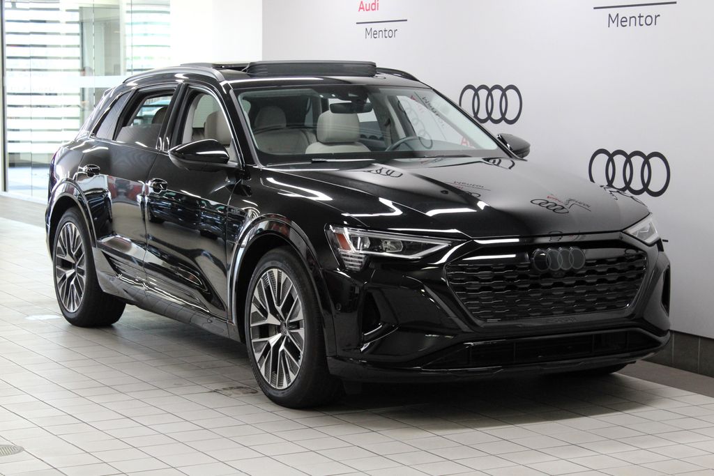 2024 Audi Q8 e-tron Premium Plus 8