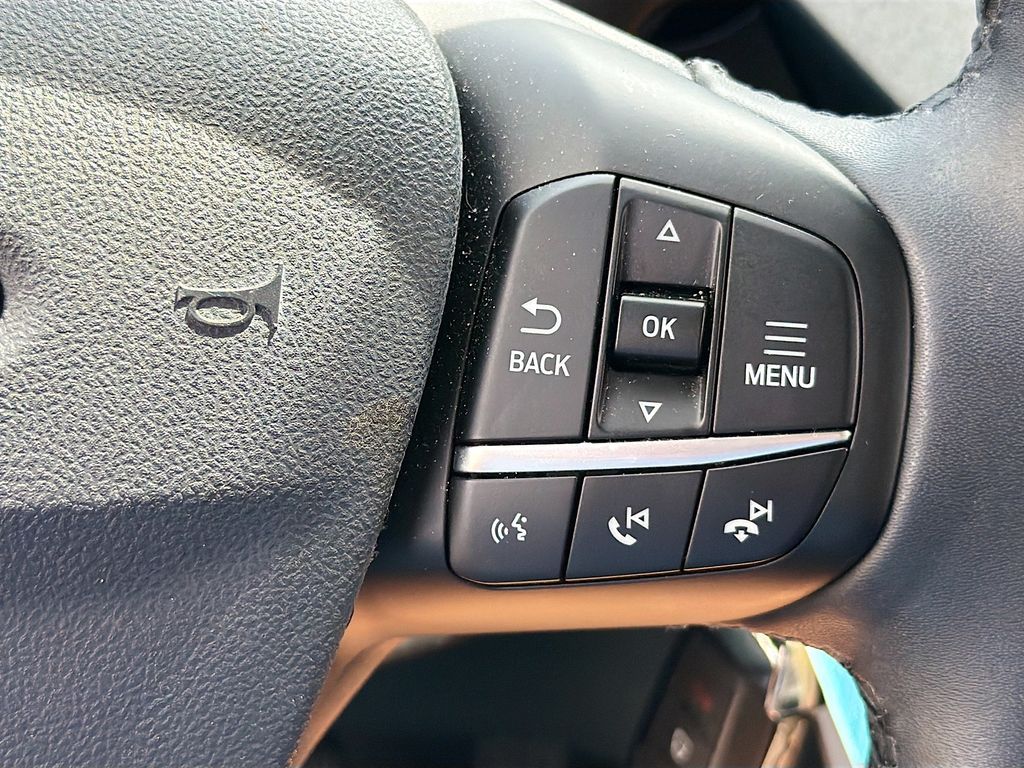Used 2023 Green Ford XLT image 17