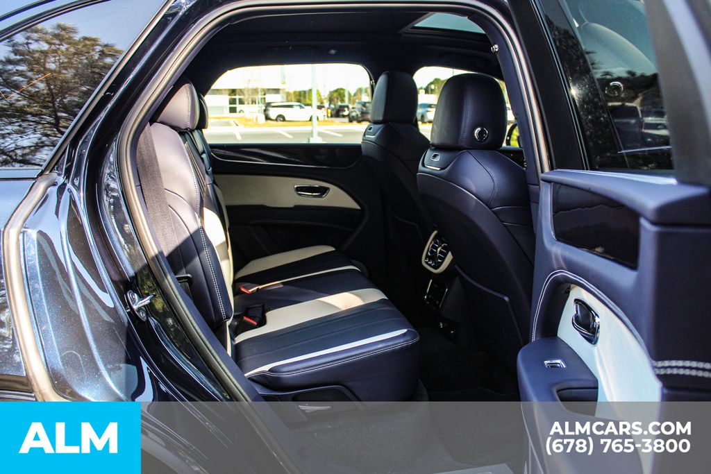 Used 2024 Blue Bentley S image 18