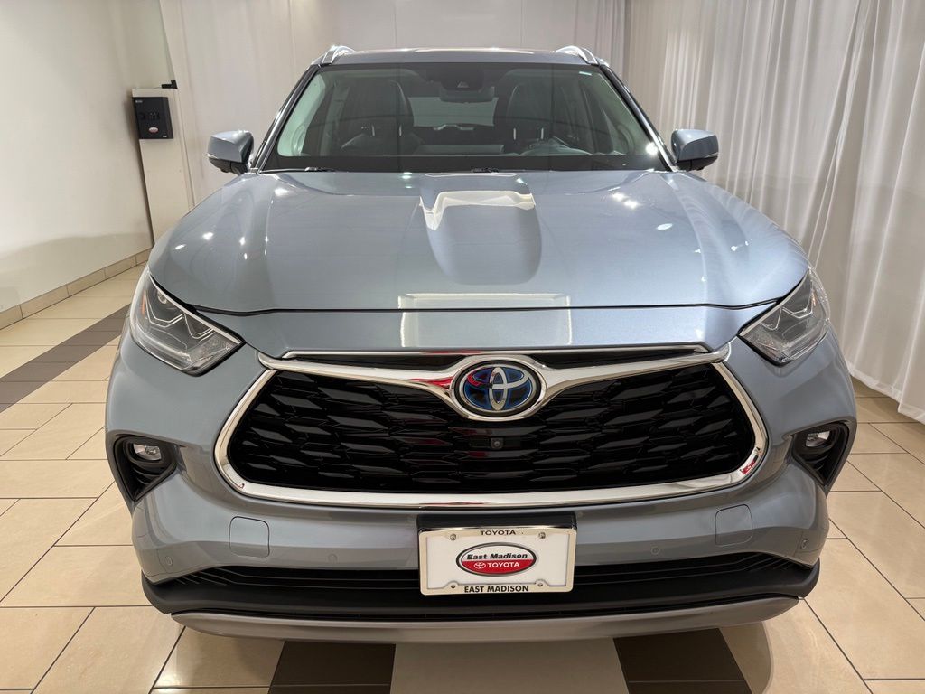 Thumbnail: 2024 Toyota Highlander - 8