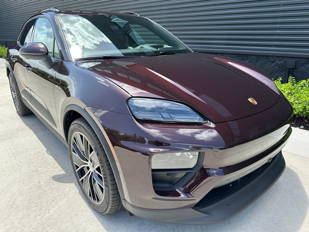 Thumbnail: 2025 Porsche Macan - 10