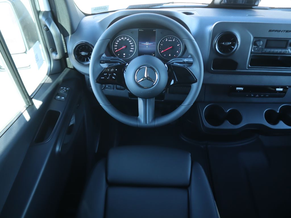 2025 Mercedes-Benz Sprinter 2500 11