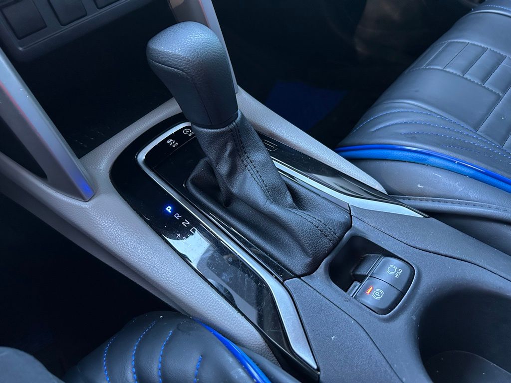 Thumbnail: 2025 Toyota Corolla Cross - 25