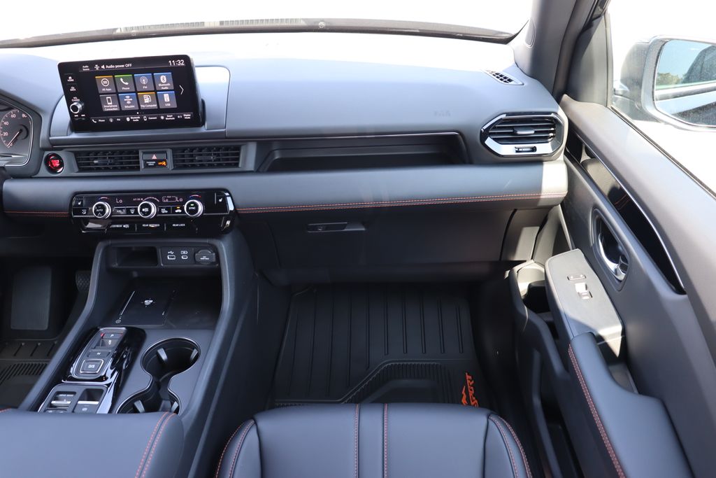 Thumbnail: 2025 Honda Pilot - 18