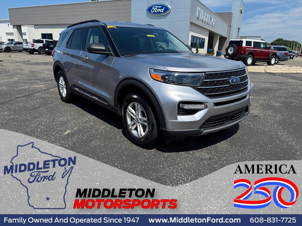 Iconic Silver Metallic 2024 Ford Explorer SUV / Crossover All-Wheel Drive Automatic