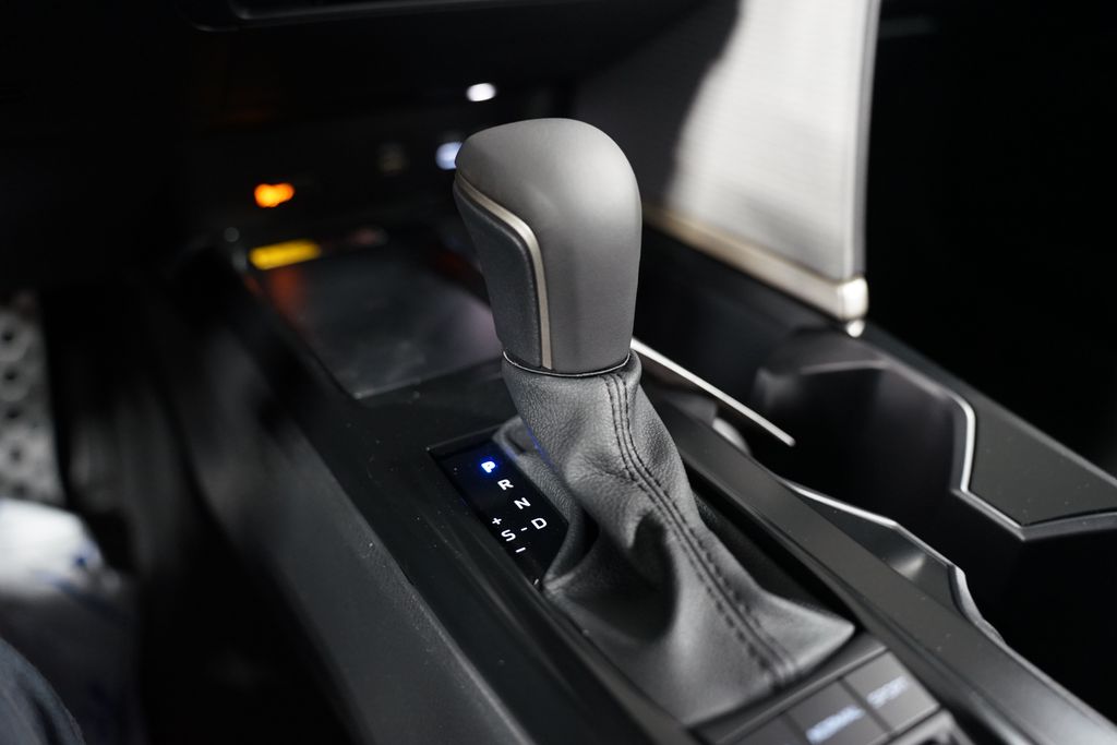 Thumbnail: 2025 Toyota Camry - 23