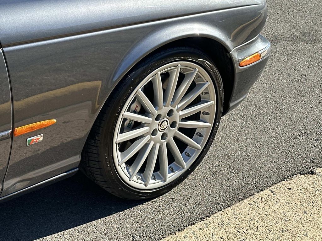 Thumbnail: 2005 Jaguar XJ - 18