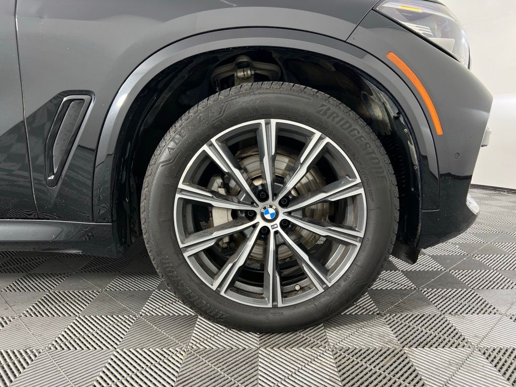 Thumbnail: 2023 BMW X5 - 12
