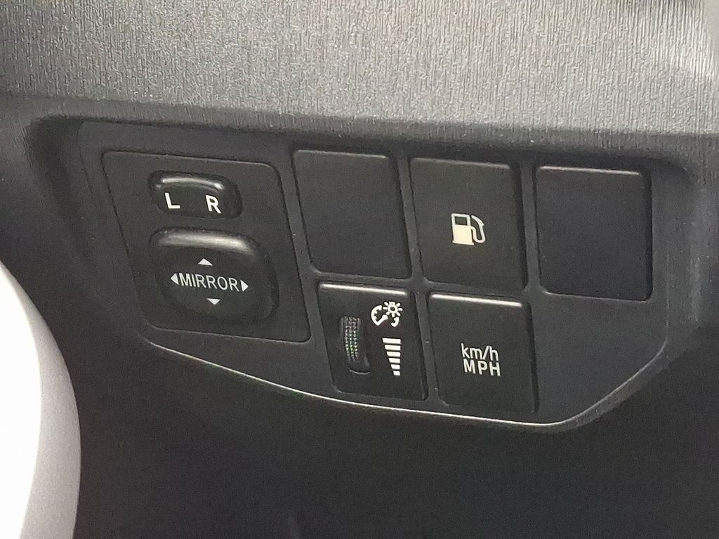 Thumbnail: 2014 Toyota Prius - 22