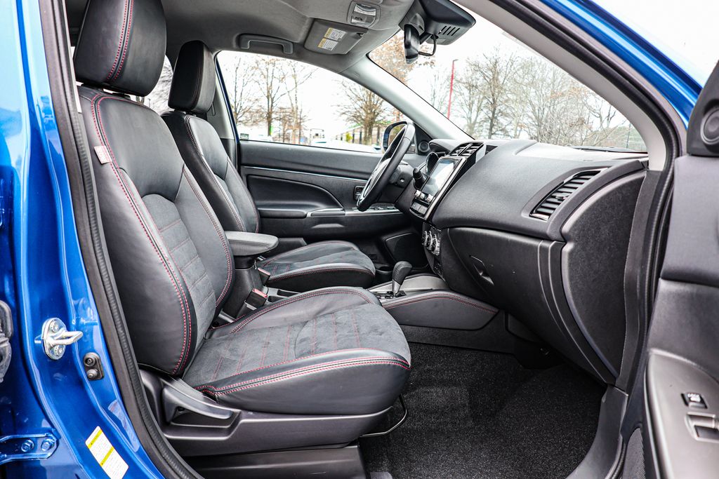 Used 2024 Blue Mitsubishi 2.0 SE image 18