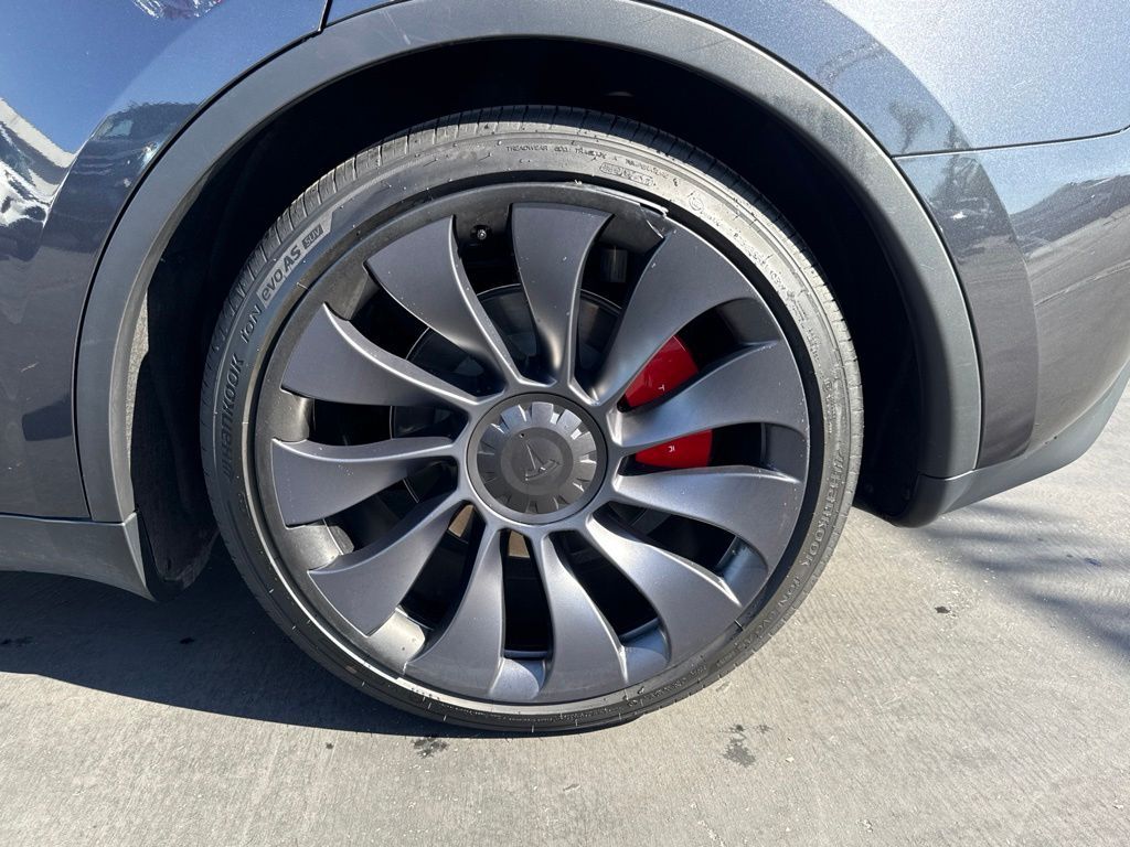 Used 2024 Tesla Model Y SUV