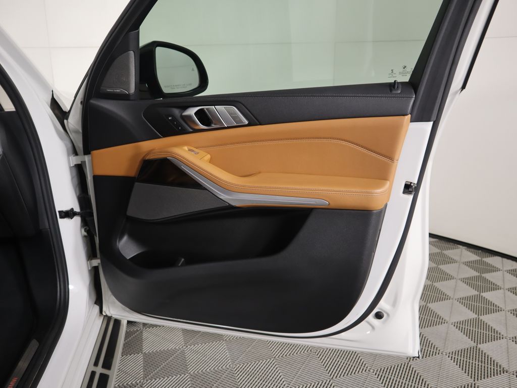 Thumbnail: 2021 BMW X7 - 26