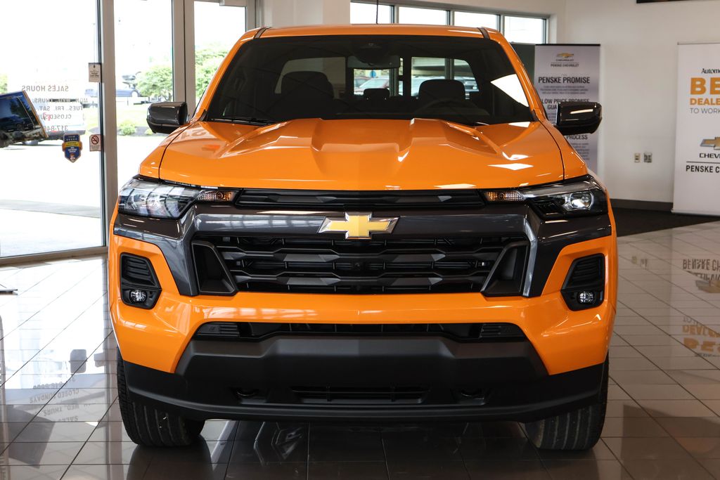 2025 Chevrolet Colorado LT 2
