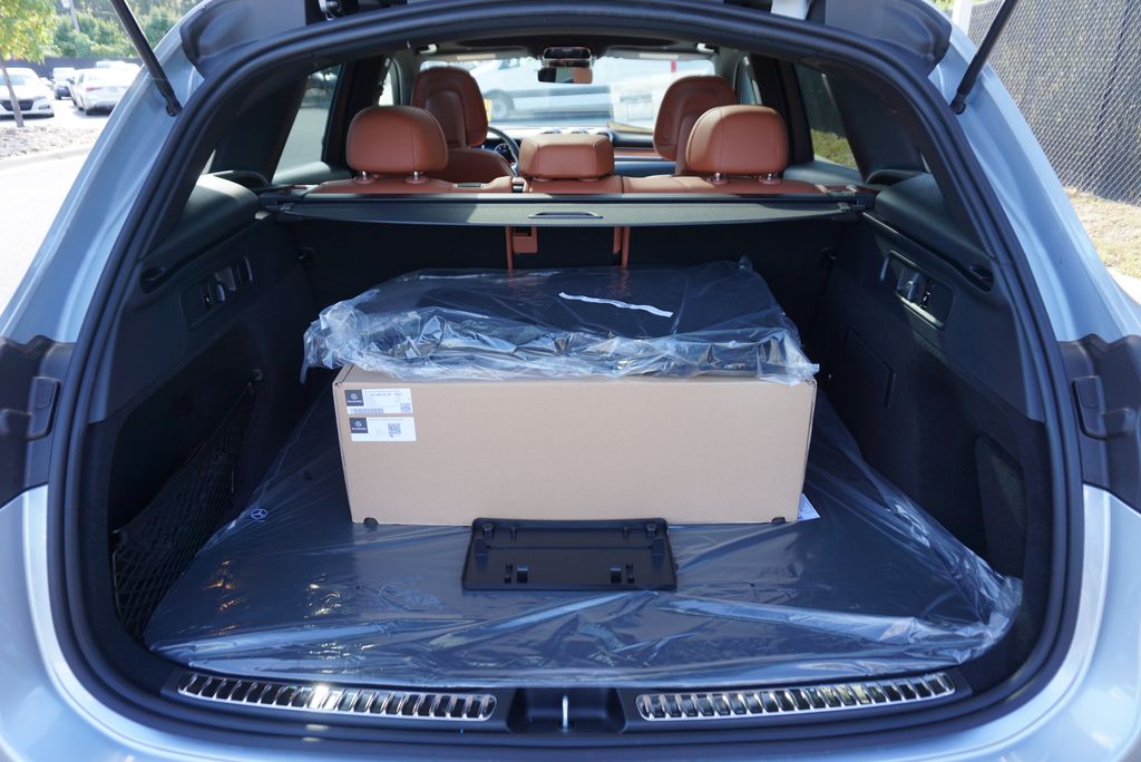 Thumbnail: 2026 Mercedes-Benz GLC - 18