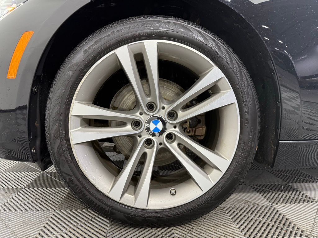 Thumbnail: 2018 BMW 3 Series - 9