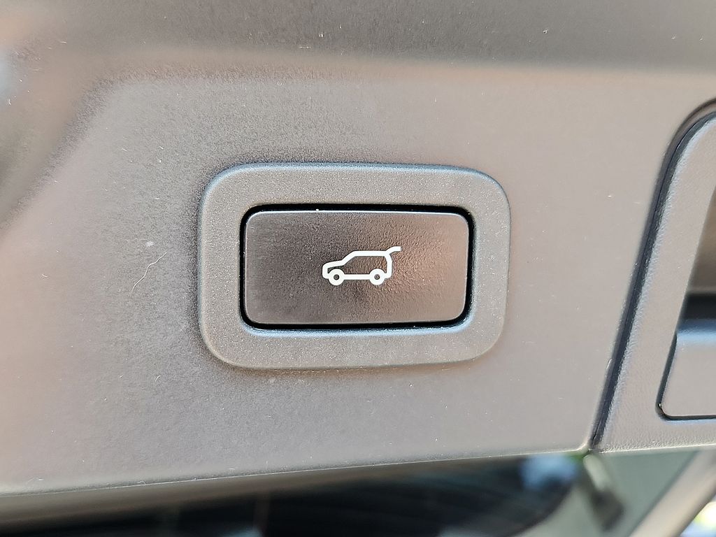 Thumbnail: 2020 Land Rover Range Rover Velar - 30