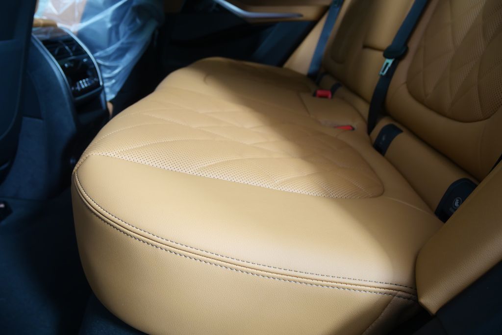 Thumbnail: 2026 BMW X5 - 15