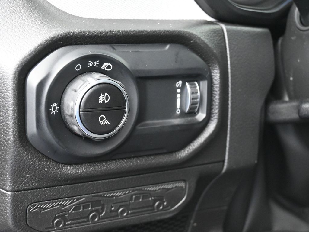 New 2026 Reign Jeep Sport image 14