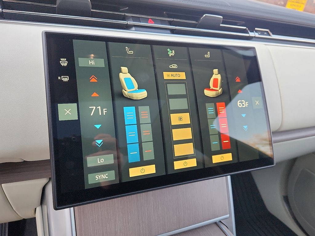 Thumbnail: 2024 Land Rover Range Rover - 16