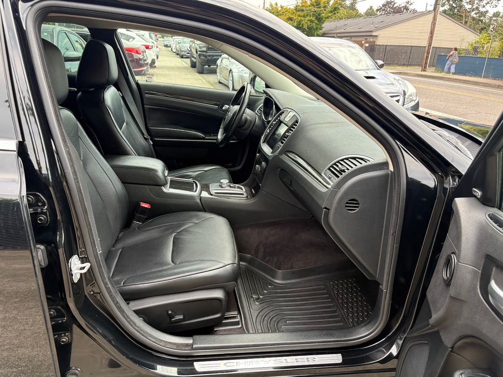 2017 Chrysler 300 C