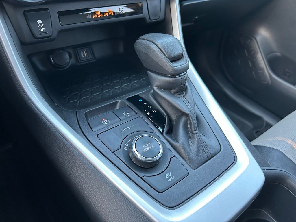 Thumbnail: 2024 Toyota RAV4 - 27
