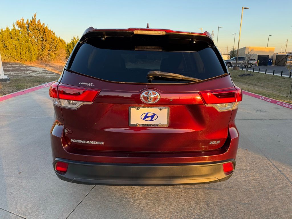 Thumbnail: 2017 Toyota Highlander - 6