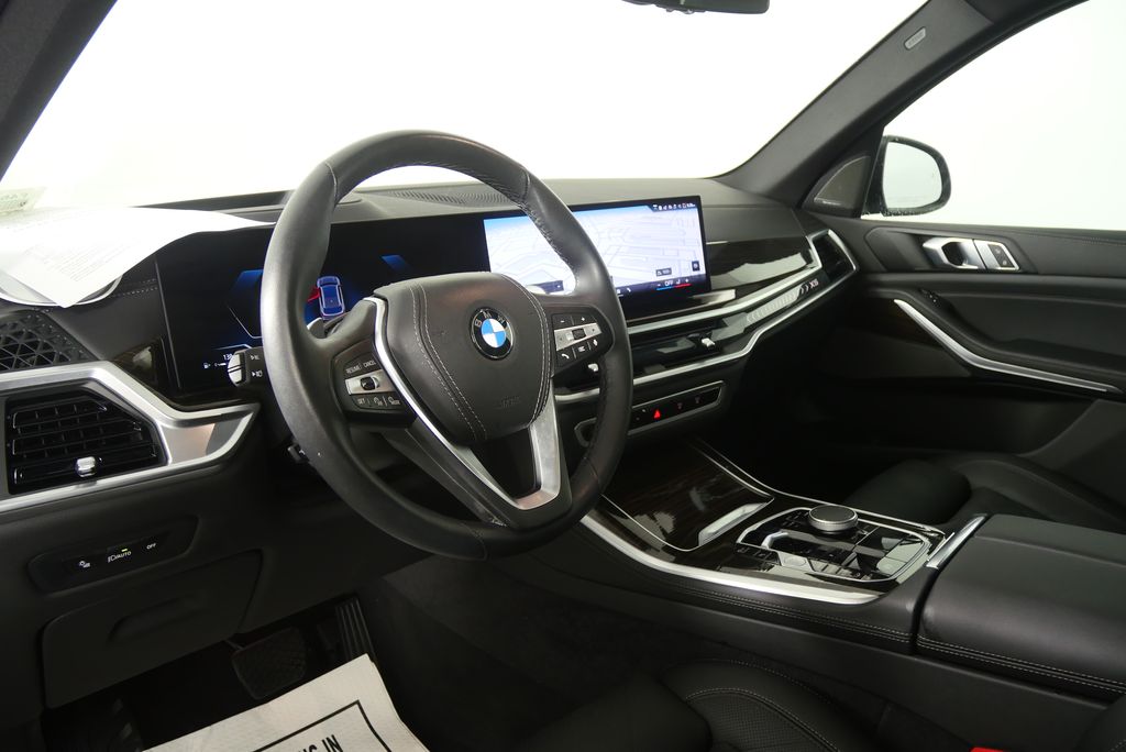 Thumbnail: 2026 BMW X5 - 13