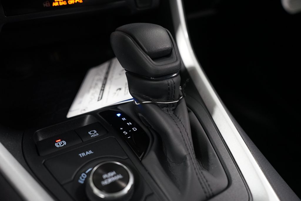 Thumbnail: 2025 Toyota RAV4 - 21