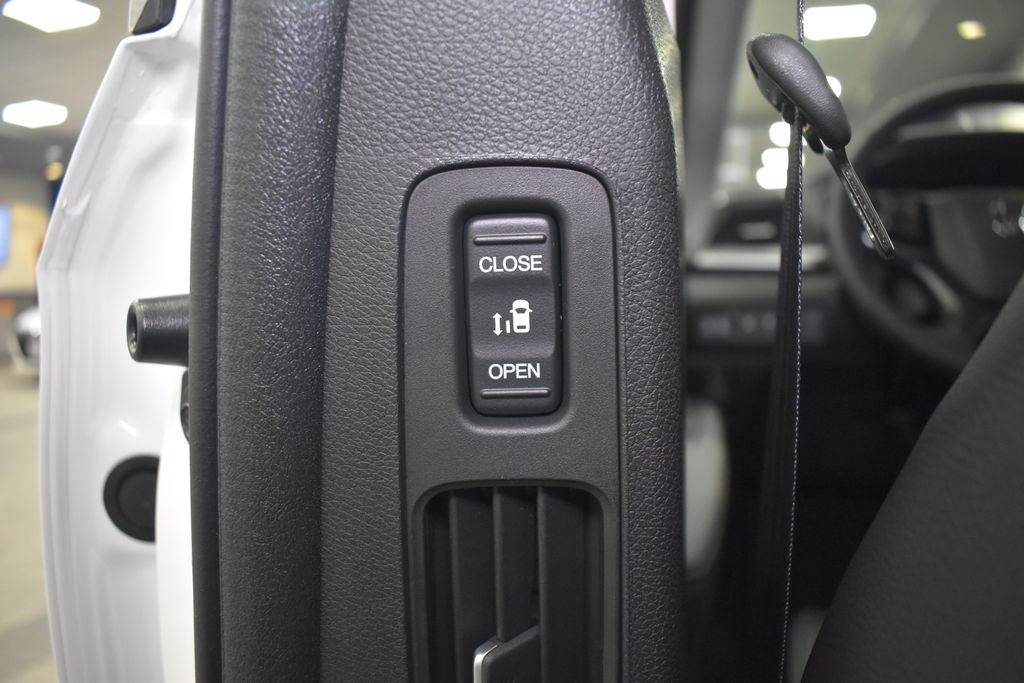 Thumbnail: 2026 Honda Odyssey - 21